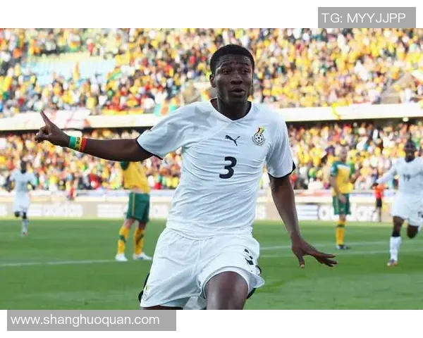 足球明星名字中含有数字三的传奇故事与成就分享